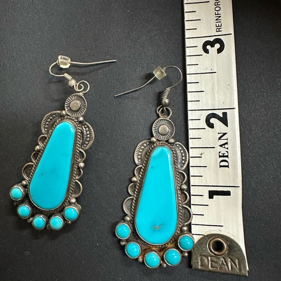 Vintage Stirling Silver Navajo Turquoise earrings - Picture 9 of 10